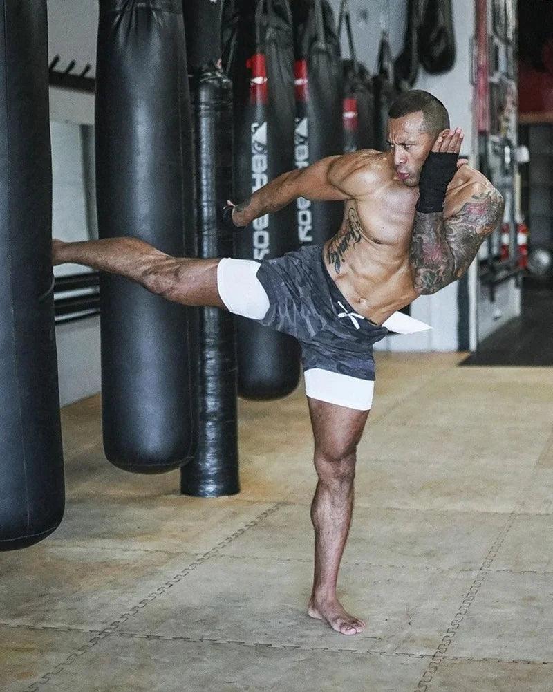 Pantalones cortos de fitness 2 en 1.